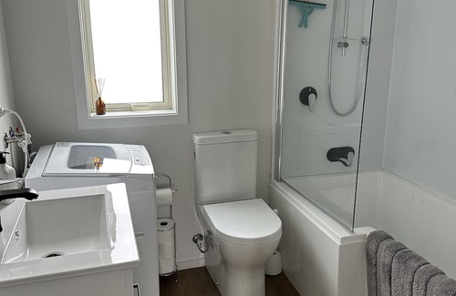 Timaru Maison | Beautifully renovated duck back cottage Close to Bay and town