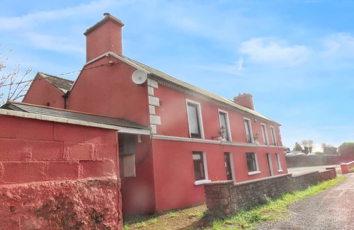 Skibbereen Maison | Homerez - House in Skibbereen, Bar included