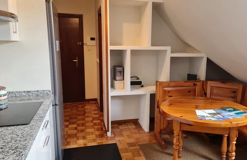 San Lazaro y Otero Appartement | Pequeño Apartamento con Wifi Lado Palacio Deportes. Próximo Salidas Autopista