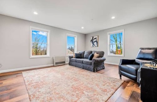 Gorham Appartement | Stylish 1BD Getaway | Wi-fi | Long Term Available