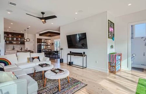 Chestnut Maison | New! 4 BDRM w/POOL Mins To DT