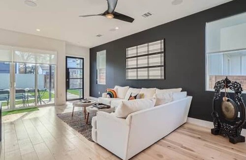 Chestnut Maison | New! 4 BDRM w/POOL Mins To DT