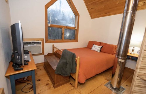 Windham Cabine | Hunter- Windham Ski Loft 5 mins to Windham Mountain, 15 mins to Hunter Mountain.