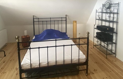Oberndorf Maison | Reetdachkate am Deich auf Großem Grundstück