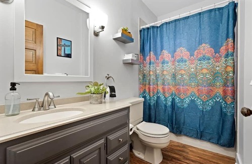 North Kansas City Appartement | Lovely 1BR 2ndFloor Apt Desirable Location