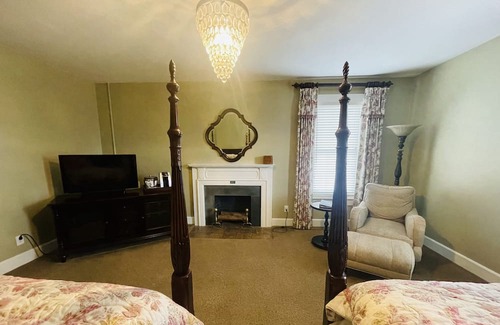 Clemmons Appartement | Steeplechase Room 2queen - Non- Smoking- No Pet