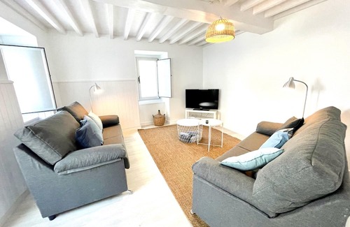 Manon Maison | The Cliffs - Whitesand Porto do Bares