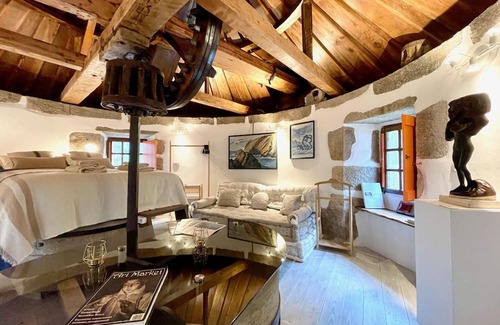 Porto do Barqueiro Maison | The Cliffs - The Painted Mill
