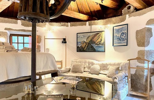 Porto do Barqueiro Maison | The Cliffs - The Painted Mill