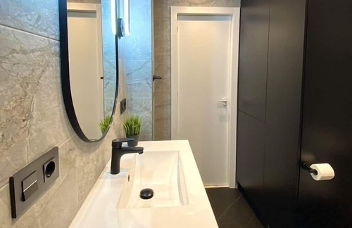 Cenes de la Vega Appartement | Alora: Modern Apartment in Village Sierra Nevada