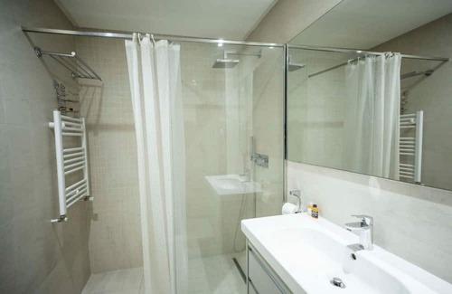 Sidi Daoud Appartement | C13 · Residence Malaga:Cosy and spacious 1bd in La Marsa
