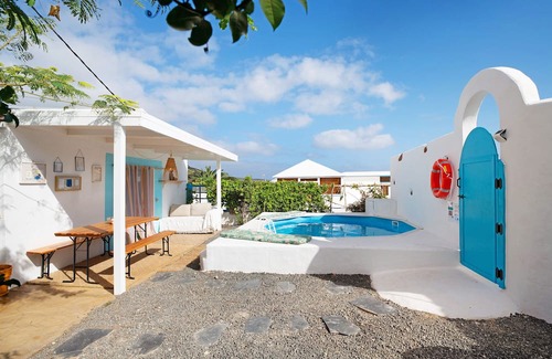 Tabayesco Appartement | Vacation Apartment 'Eco Casa Tierra' with Sea View, Private Pool and Wi-Fi