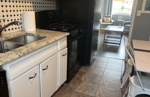 Shawnee Maison | Cozy two bedroom home near downtown Shawnee