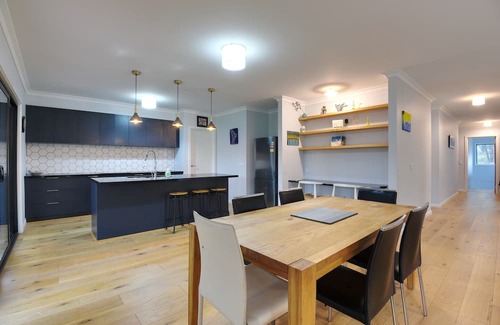 Mount Helen Maison | Spacious Family Escape close to Federation Uni & Buninyong