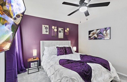 Towson Maison | Parking Netflix Heart of Towson Self Check-In
