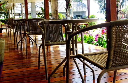Mae Ram Phueng Maison | The best 3-star hotel in Bang Saphan located right next to Mae Ram Phueng Beach