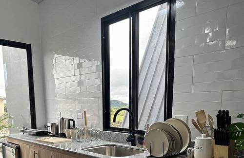 Alto Boquete Cabine | Cabaña Campestre única tiene su propio estilo y un ambiente romántico