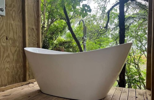 Pukehina Location De VR | Unwind Under the Stars: Campsite