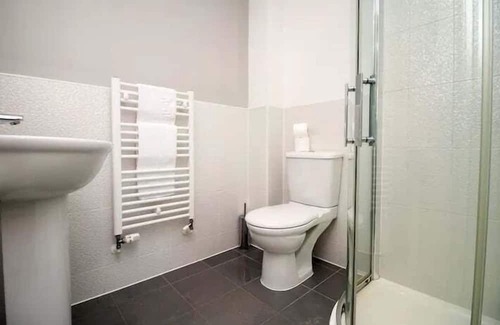 Magor Maison | Seymour Way (Stunning 4 bed with FREE parking)