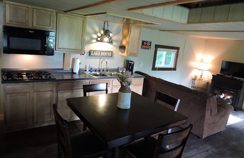 Malaga Cabine | Peace of Mind Cabin at Sparkman Lake