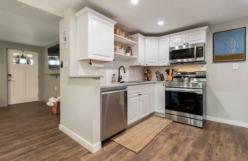Rogers Maison | Cozy house near Beaver Lake & Hobbs State Park