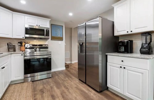 Rogers Maison | Cozy house near Beaver Lake & Hobbs State Park