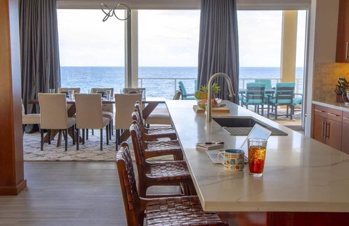 Bouvet Island Maison | Stunning 3 bdrm oceanfront home w/ Infinity Pool in exclusive Lighthouse Estates