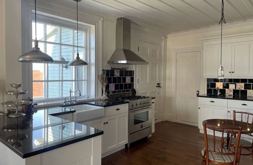 Kamouraska Maison | Magnifique Maison Ancestrale Situe au Coeur du Village de Kamouraska