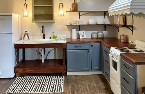 Pitts Maison | Find rest at Earlene’s Place, you’ll find a cozy place with an eclectic vibe.