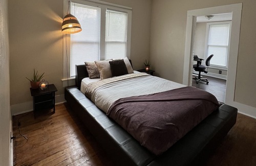 Heritage Maison | Cozy Spaceship Ranch House Meets Historical San Marcos