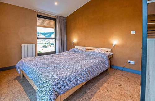 Marcoux Appartement | This beautiful and modern vacation home welcomes you with a breathtaking mountain view.