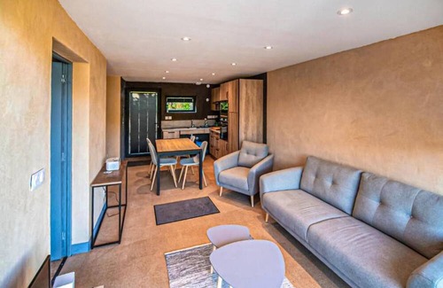 Marcoux Appartement | This beautiful and modern vacation home welcomes you with a breathtaking mountain view.