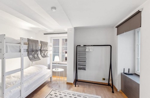 Dietikon District Appartement | Bunkers' Nook: Your Shared Haven Awaits