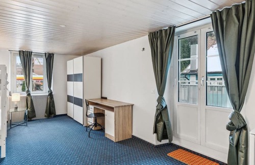 Dietikon District Appartement | Bunkers' Nook: Your Shared Haven Awaits