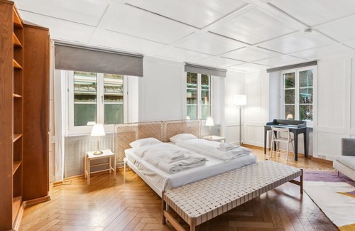Dietikon District Appartement | Your Personal Retreat in a Shared Setting