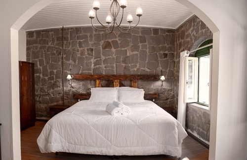 Caminhos da Eulalia Hôtel | Casa de Pedra Mena Kaho