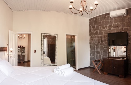 Caminhos da Eulalia Hôtel | Casa de Pedra Mena Kaho