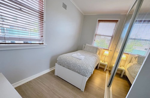 Warwick Farm Maison | Cosy home in Central Liverpool walking to train, bus, shops and restaurants