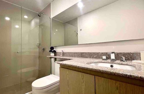 Riomar Maison | Luxury Apartment Hilton WI-FI, TV, Pool and Gym