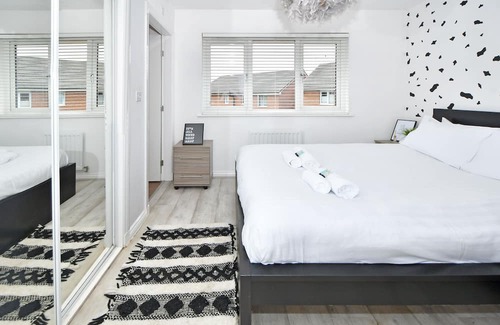 Alsager Maison | Lindop View: A Cheshire wives dream, with drive!