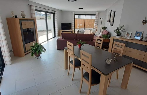 Olivet Maison | Maison Lumineuse et Spacieuse Très Bien Placée Pour vos Visites Touristiques