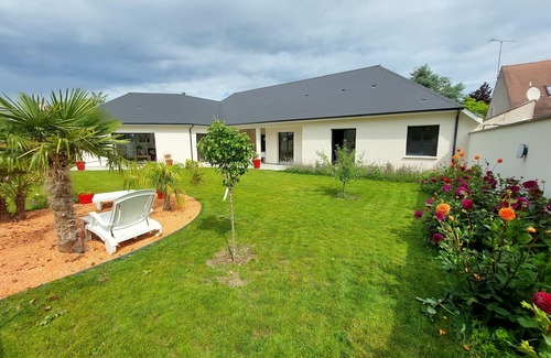 Olivet Maison | Maison Lumineuse et Spacieuse Très Bien Placée Pour vos Visites Touristiques