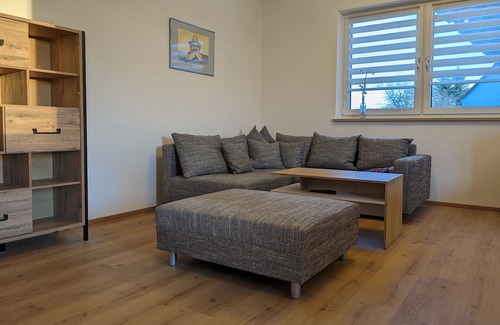Bechhofen Appartement | Holiday Apartment "Seenlandliebe - Wiesethblick" with Shared Garden