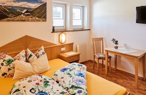Ried im Oberinntal Appartement | Ferienwohnung Edelweiss - Apartment Kuprian Tobias