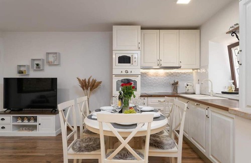 Cepljani Maison | Villa Stonehouse is a nice rustic terraced house only 3,5 km from the sea and the town Umag.