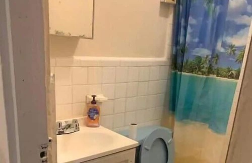 Mayaguez Pueblo Maison | Nice House near University of Mayaguez with covered and gated car parking.