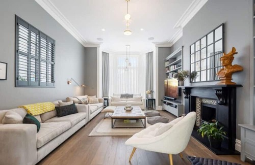 Belsize Park Maison | Stunning 6 Bedroom Home with Gym, Hot Tub & Garden