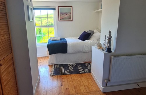 Ventry Autre | Rustic 100-year old Irish farmhouse surrounded by nature