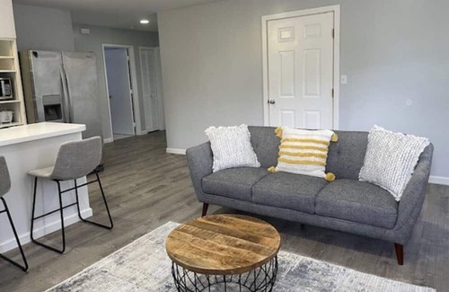 Pacific Heights Maison | Central Spacious Island Getaway 2b1b/Free Parking