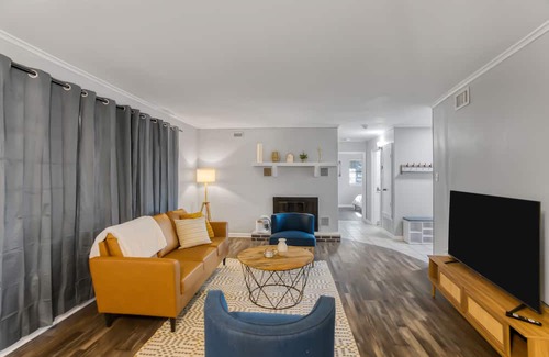 Jacksonville Maison | Ideal 3BR for Work Stays and Home Transition